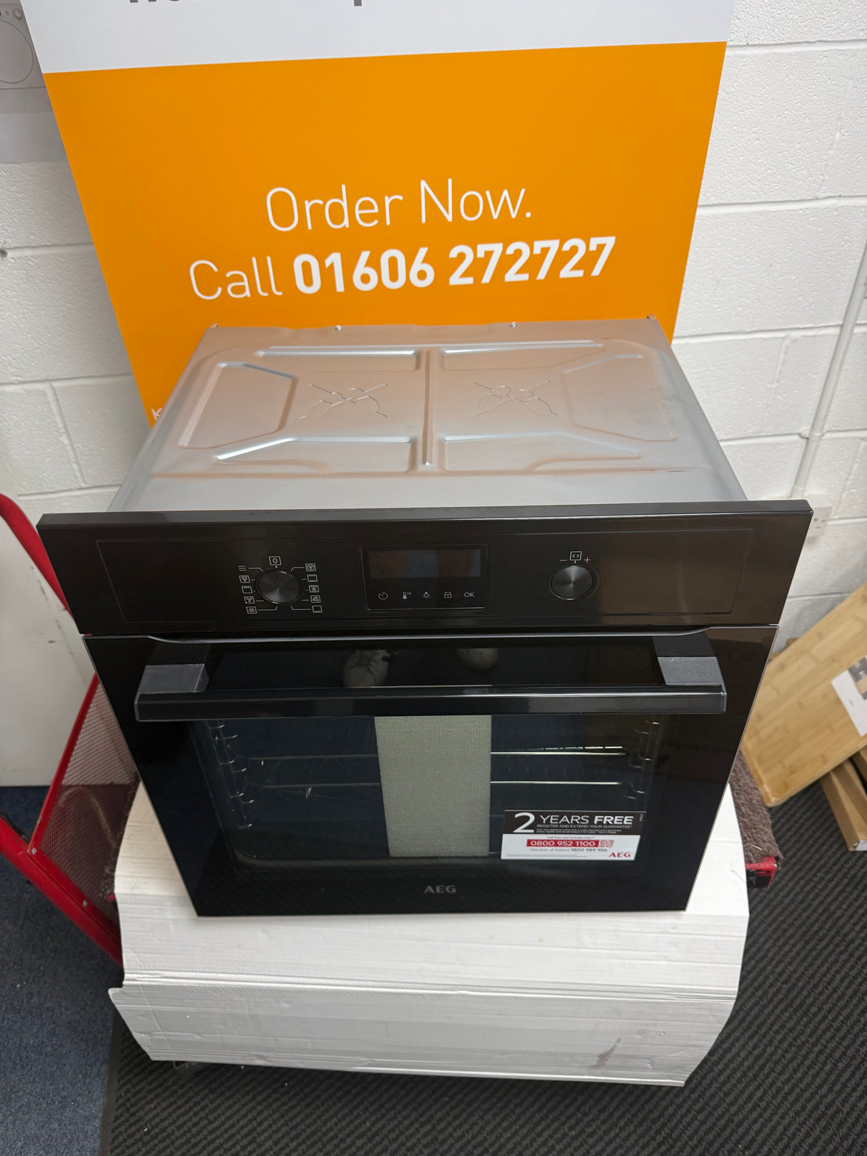 AEG BPX535061B (20) Built-In Electric Single Oven with Pyrolytic Self Cleaning in Black - A Rated - Ex display HW182320