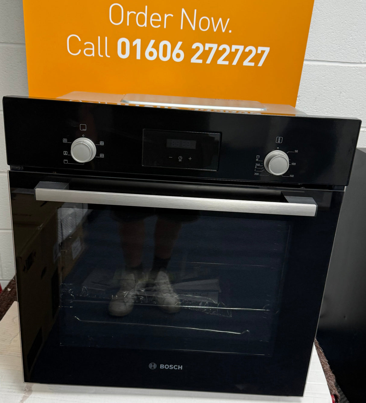 Bosch Series 2 HHF113BA0B (65) Built-In Electric Single Oven in Black with 13 Amp Plug - A Rated - (Ex Display Blemished) - HW182165