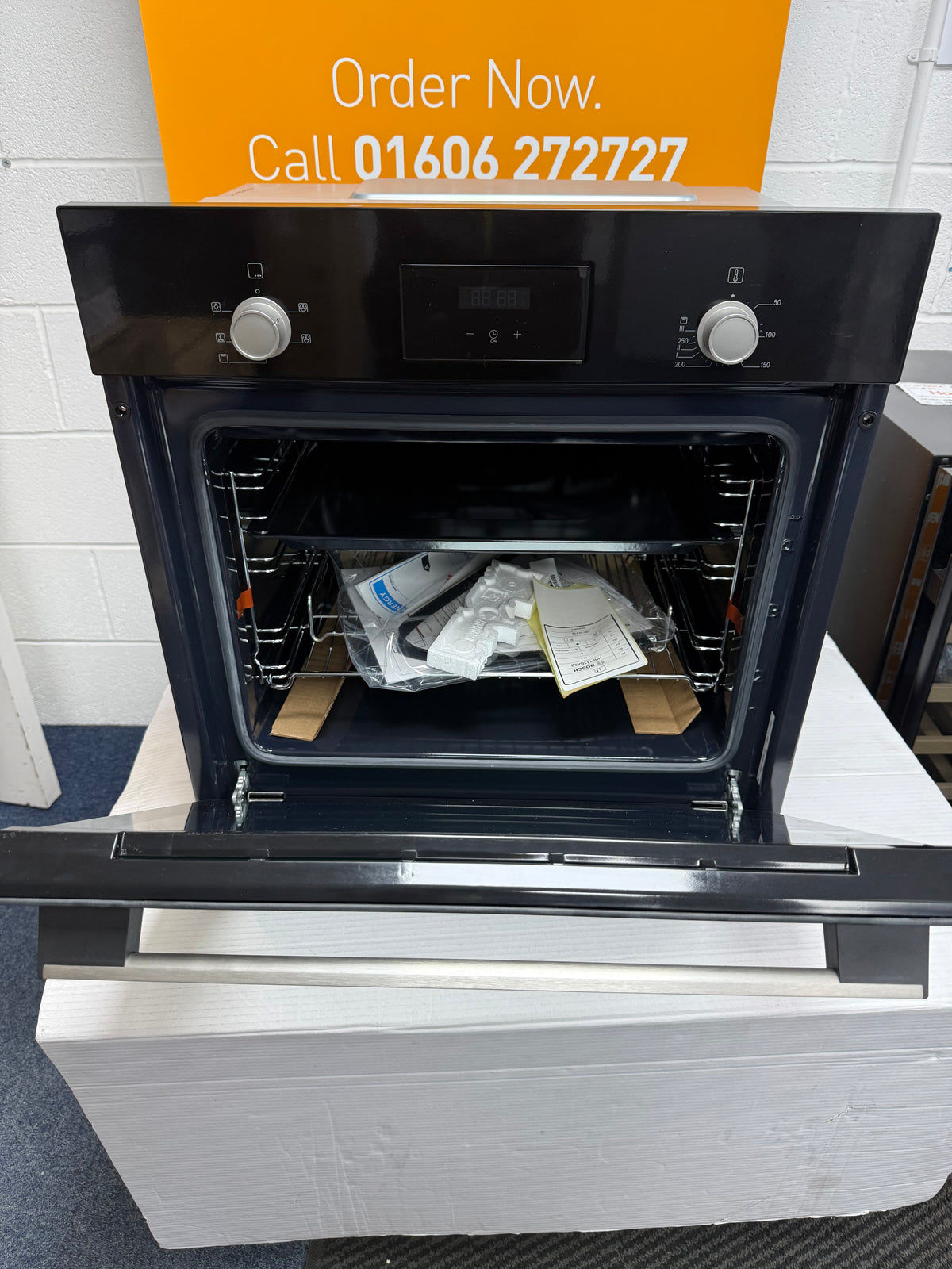 Bosch Series 2 HHF113BA0B (52) Built-In Electric Single Oven in Black with 13 Amp Plug - A Rated - HW182852