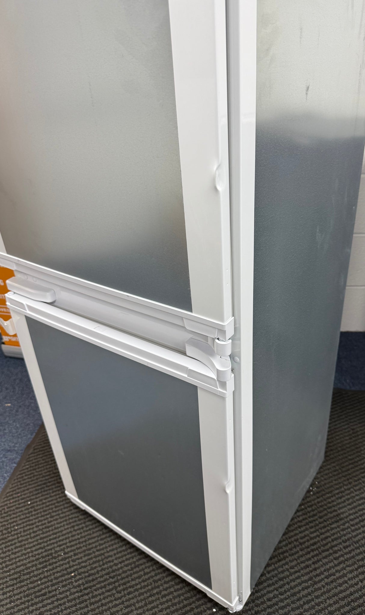 Beko BCFD4V73 (20) 70/30 Frost Free HarvestFresh™ Integrated Fridge Freezer with Sliding Hinge - E Rated - (Graded Dented) - HW182620