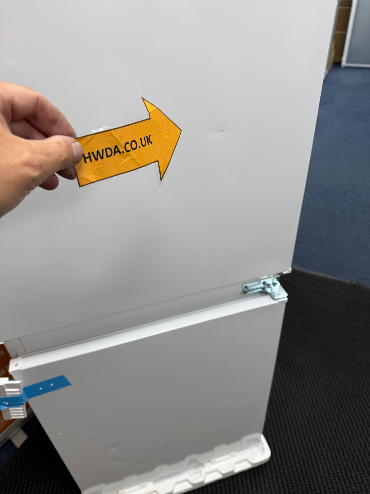 Hotpoint HTC18 T112 UK (53) 70/30 No Frost Integrated Fridge Freezer with Sliding Hinge - E Rated - (Blemished) - HW182753