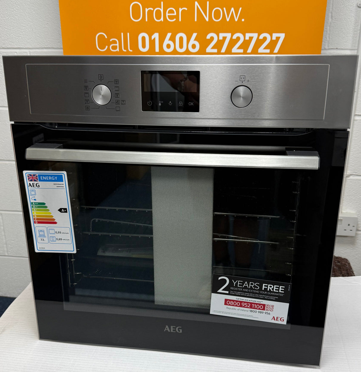 AEG BEX535A61M (32) 3000 Built-in Electric Single Oven with AirFry and Aqua Clean in Stainless Steel - A+ Rated - (Blemished) - HW182532