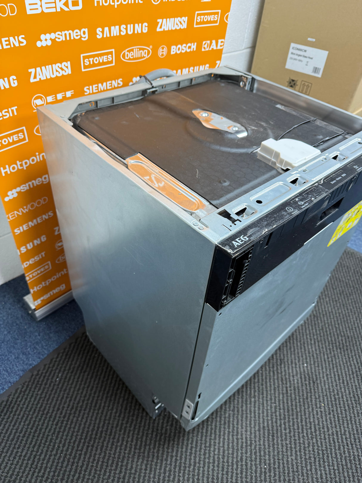 AEG FSB42607Z (24) Air Dry 3000 Fully Integrated Built In Dishwasher - Black Control Panel with Sliding Door Fixing Kit - (Ex Display) - HW182524 - MANAGERS SPECIAL PRICE £287.20