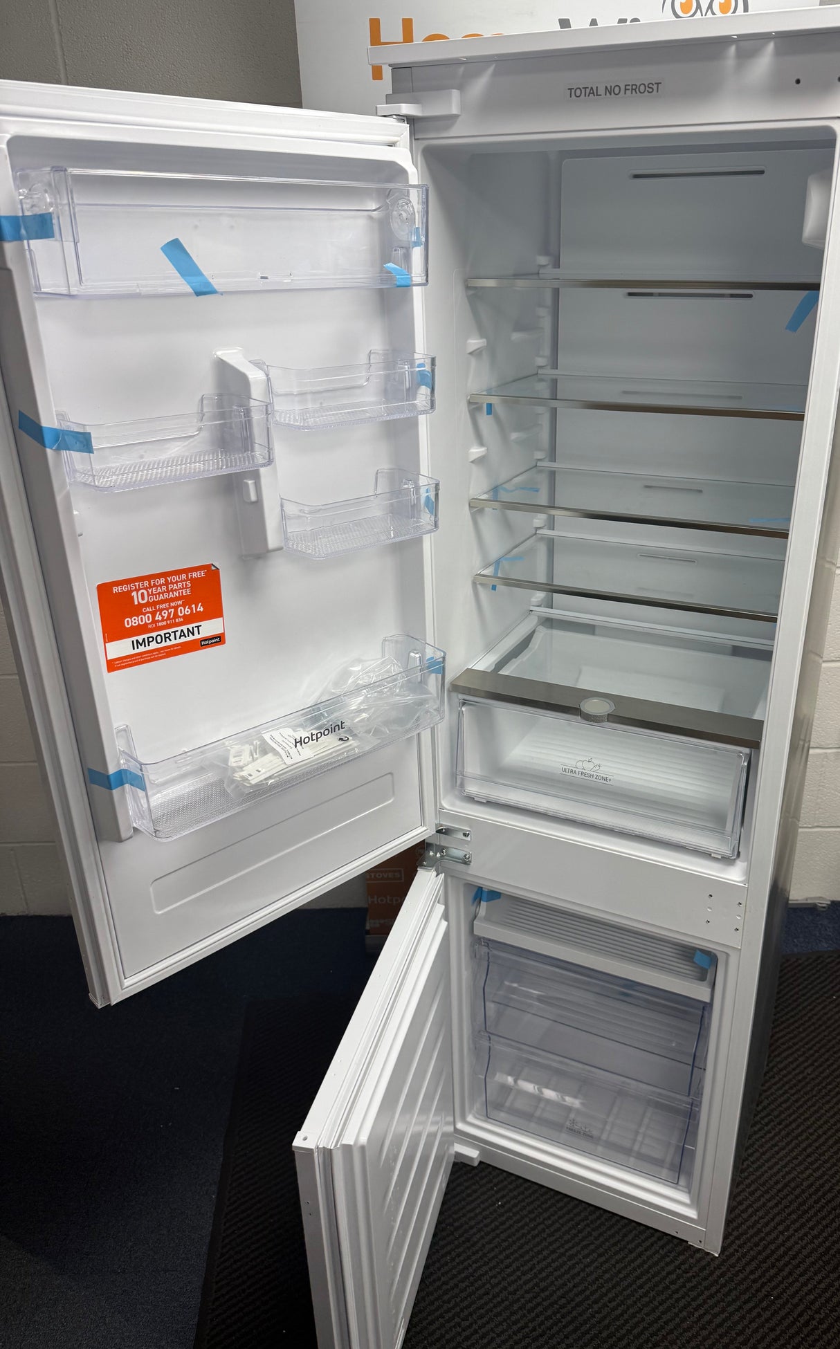 Hotpoint HTC18 T112 UK 70/30 (76) No Frost Integrated Fridge Freezer with Sliding Hinge - E Rated - (Graded Blemished) - HW181976