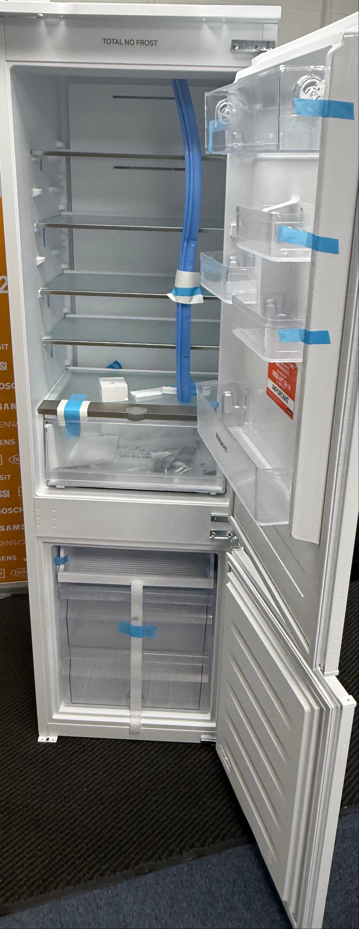 Hotpoint HTC18 T112 UK (98) 70/30 No Frost Integrated Fridge Freezer with Sliding Hinge - E Rated - (Blemished) - HW182598
