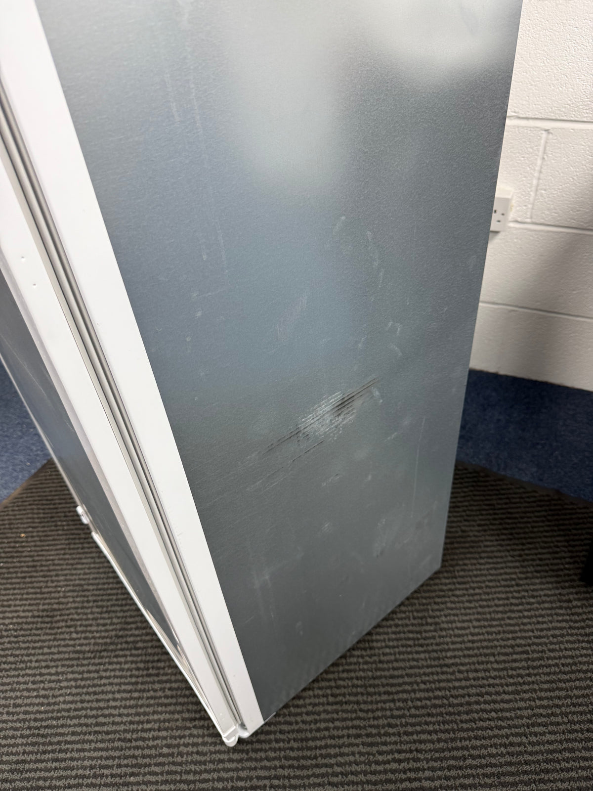 Beko BFFD4577 (23)178cm Integrated Frost Free 220L Tall Upright Freezer with Sliding Hinge - E Rated - (Graded damaged ) - HW182623