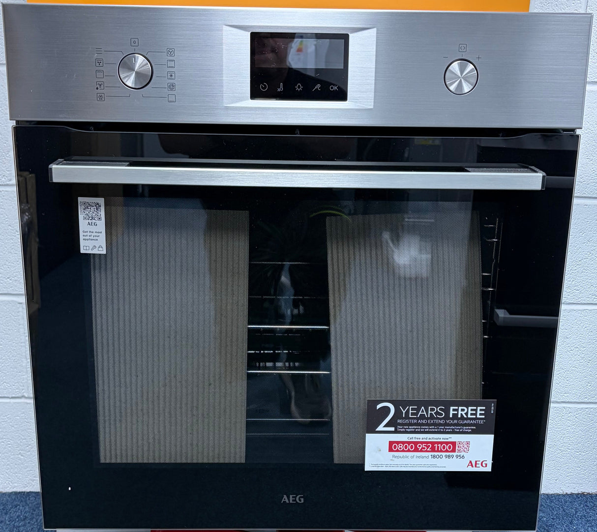 AEG Series 6000 OS6AB50AM (02) Sense Cook Aqua Clean Built-in Single Oven in Stainless Steel - A+ Rated - (Ex Display) - HW182602