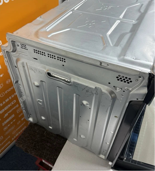 AEG NBR7P731SB (32) 7000 MealAssist Built in Single Oven with SteamCrisp and Pyrolytic Self Cleaning - A++ Rated - (Ex Display) - HW182632