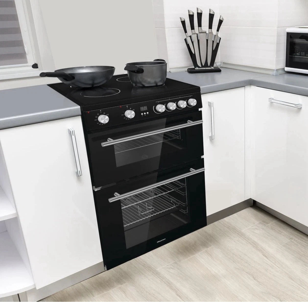 Hisense HDE3211BBUK (26) 60cm Electric Ceramic Cooker with Double Oven in Black - A+/A Rated - (Ex Display) - HW182126