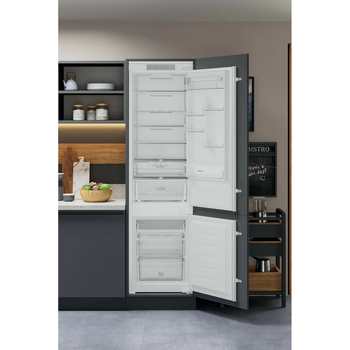 Hotpoint HTC20 T322 UK (77) 194cm Extra Tall 280L 70/30 Integrated No Frost Fridge Freezer - Sliding Door Hinge - E Rated - (Ex Display) - HW181977