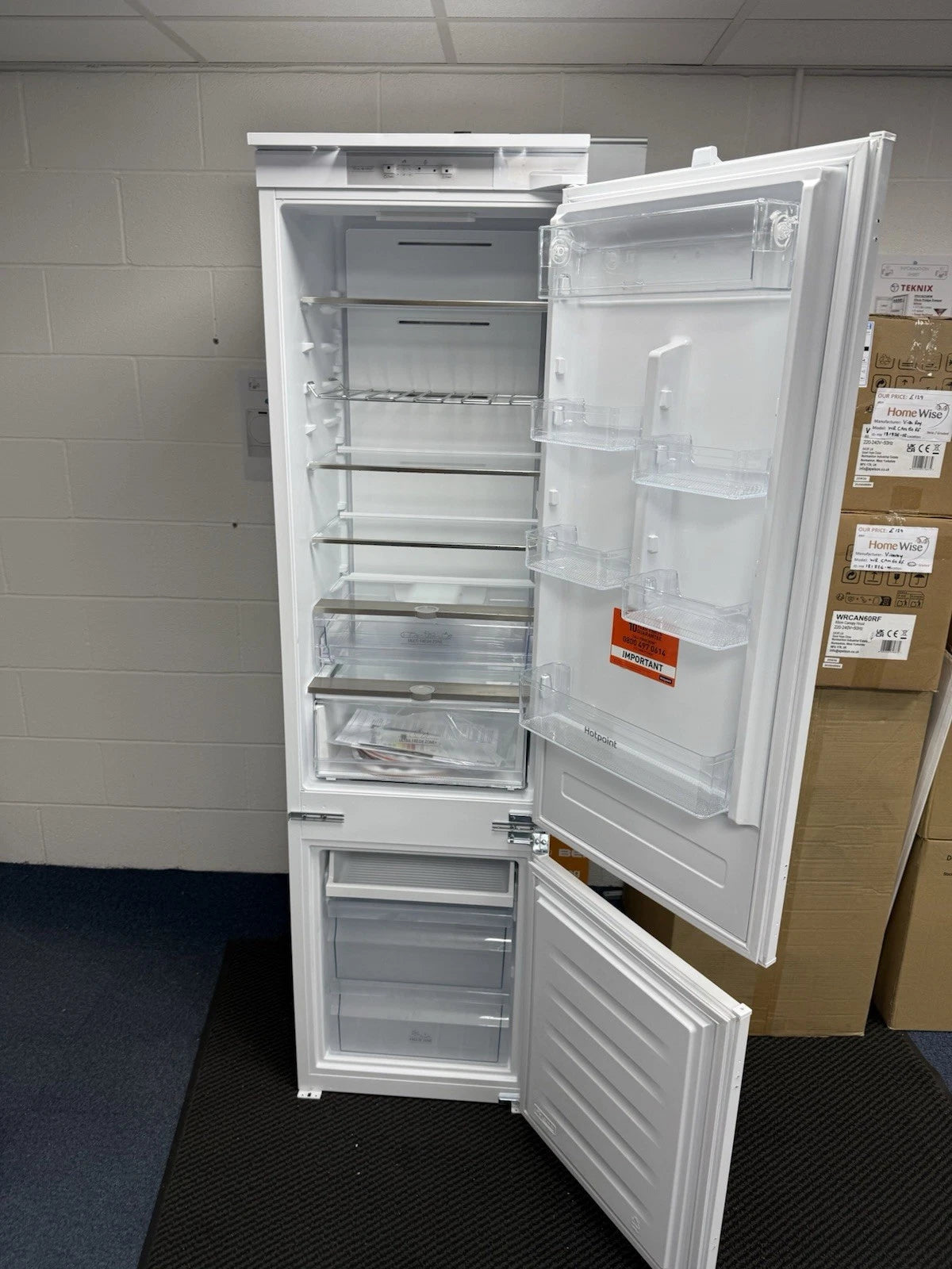 Hotpoint HTC20 T322 UK (77) 194cm Extra Tall 280L 70/30 Integrated No Frost Fridge Freezer - Sliding Door Hinge - E Rated - (Ex Display) - HW181977