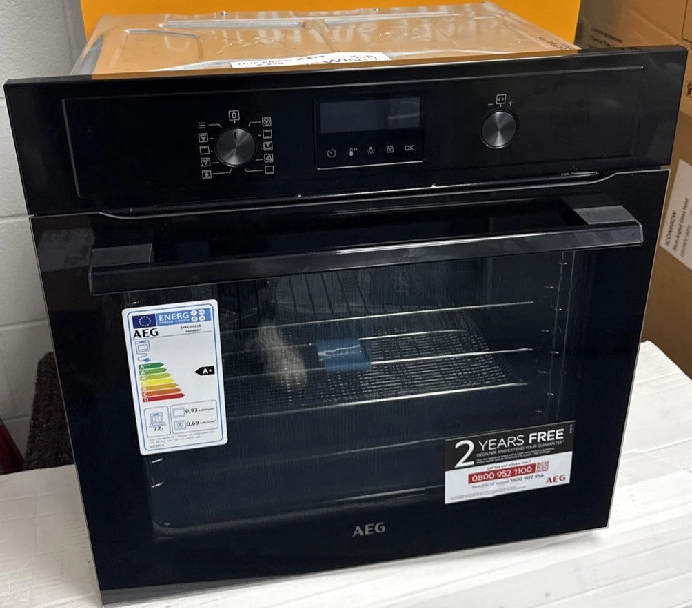 AEG BPX535A61B (63) 3000 Built-in Single Electric Oven with AirFry and Pyrolytic Self Cleaning - A+ Rated - (Ex Display) - HW182656