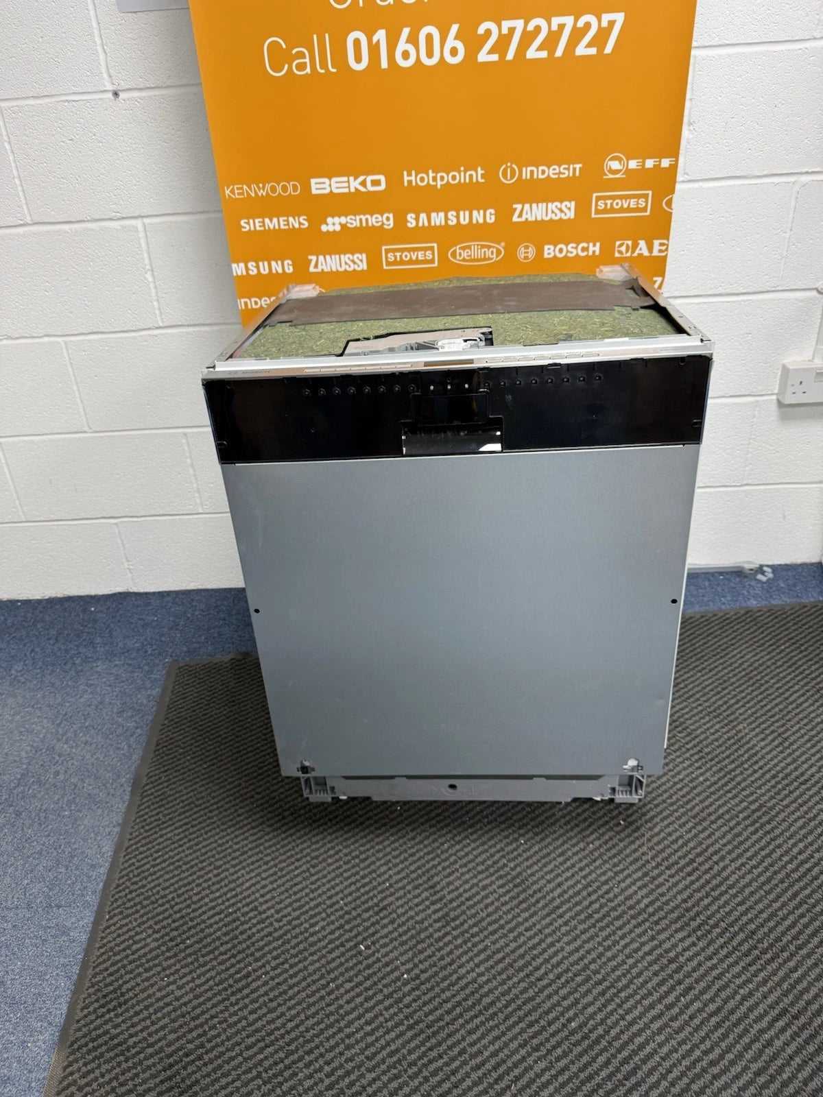 Bosch Series 4 SMV4ECX23G (78) Full Size Integrated Dishwasher in Silver with Wi Fi Connection - C Rated - (Ex Display) - HW182378