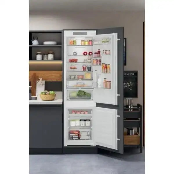 Hotpoint HTC20 T322 UK (63) 194cm Extra Tall 280L 70/30 Integrated No Frost Fridge Freezer - Sliding Door Hinge - E Rated - (Ex Display) - HW182863