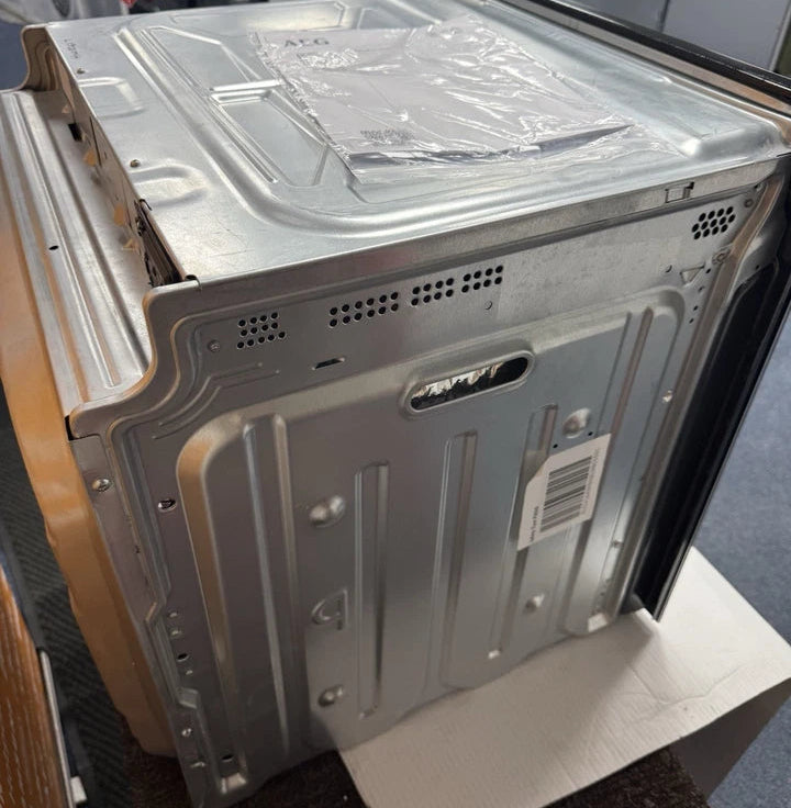 AEG NBR7P731SB (43) 7000 MealAssist Built in Single Oven with SteamCrisp and Pyrolytic Self Cleaning - A++ Rated - (Ex Display) - HW182643