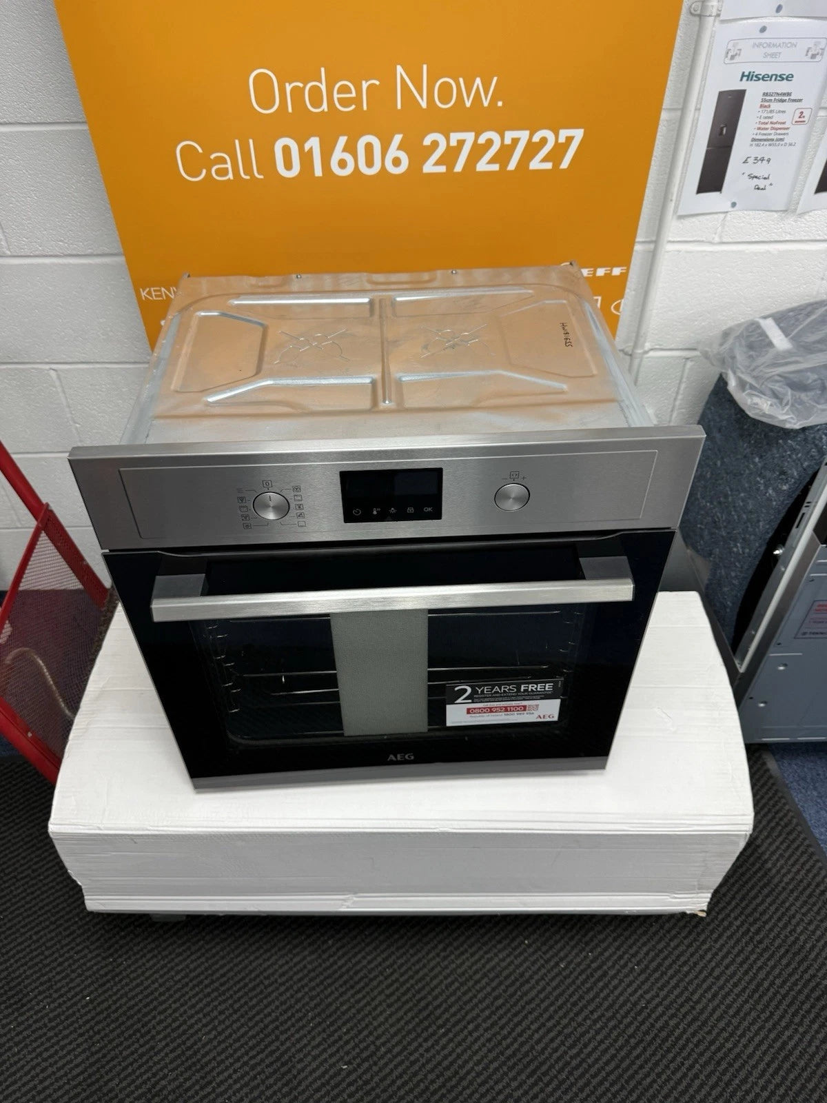 AEG 3000 Series BPX535061M (40) Built-in Electric Single Oven with Pyrolytic Self Cleaning in Stainless Steel - A+ Rated - (Graded) - HW181840