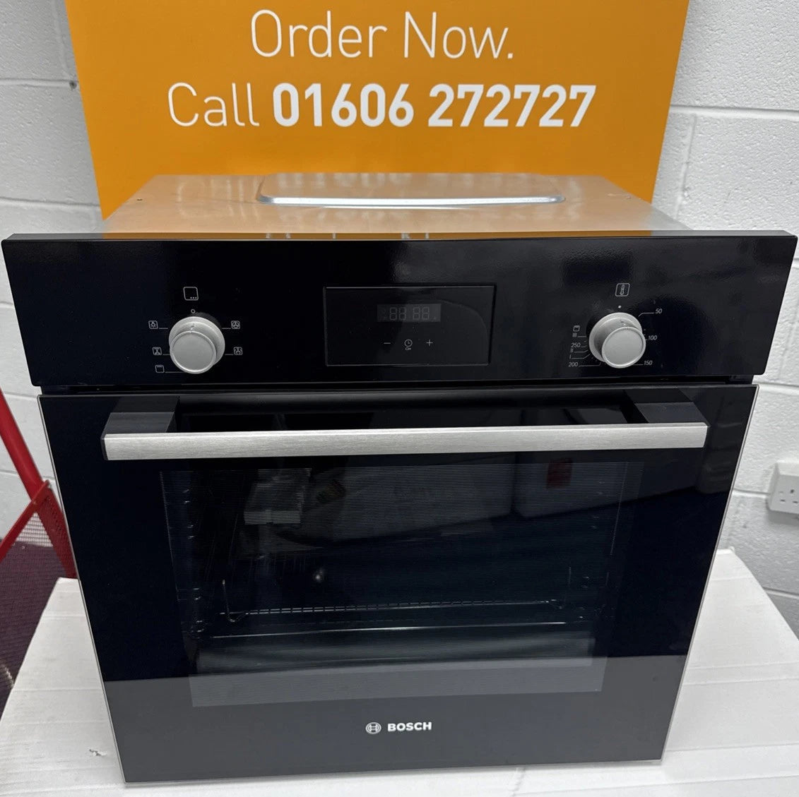 Bosch Series 2 HHF113BA0B (65) Built-In Electric Single Oven in Black with 13 Amp Plug - A Rated - (Ex Display Blemished) - HW182165