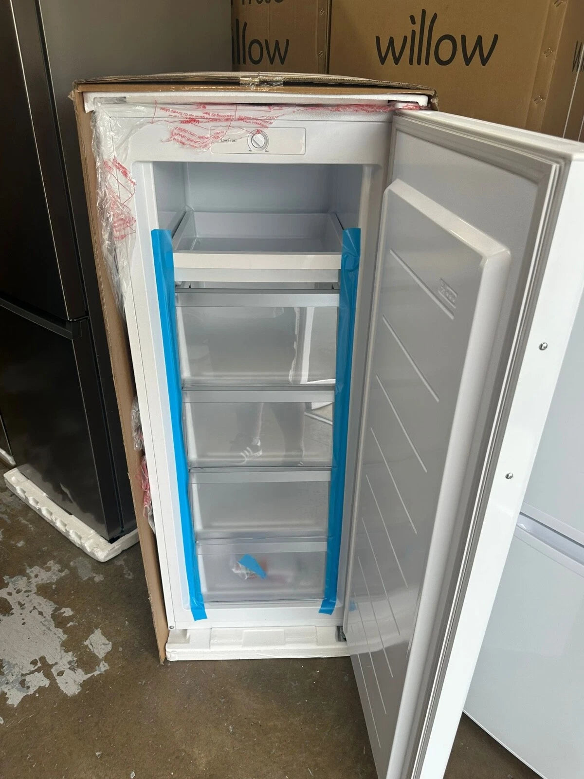 Teknix TSFG1385W 161 Litre Single Door Freezer in White - E Rated - POHW0094 **Suitable for Garage Use (-15°C)**