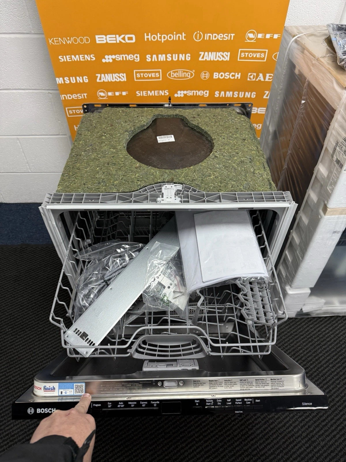 Bosch Series 2 SMV2HTX02G (31) 60cm Fully Integrated Dishwasher with Wi-Fi Enabled Home Connect - D Rated - (Ex Display) - HW182031