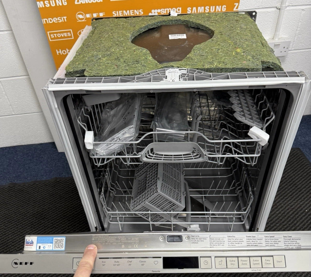 Neff N30 S153HTX02G (26) Wi-Fi Enabled Full Size Integrated Dishwasher (Ex Display) - HW182526