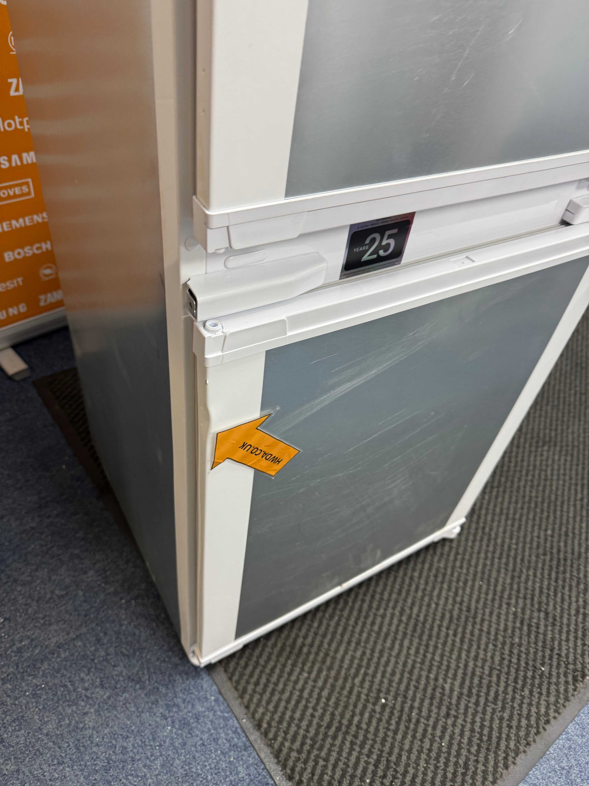 Beko BCFD473 (70) 70/30 Frost Free Integrated Fridge Freezer with Sliding Hinge - E Rated - (Ex Display) - HW182870
