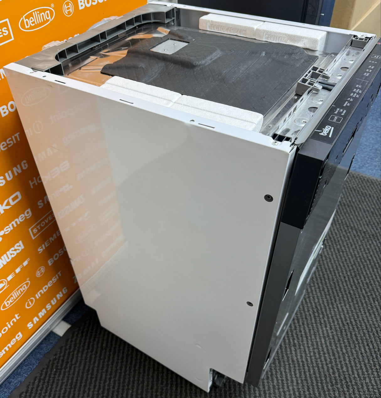 Beko DIS15020 (13) Slimline 45cm Integrated Dishwasher 10 Place Settings with Black Controls - (Ex Display) - HW182413