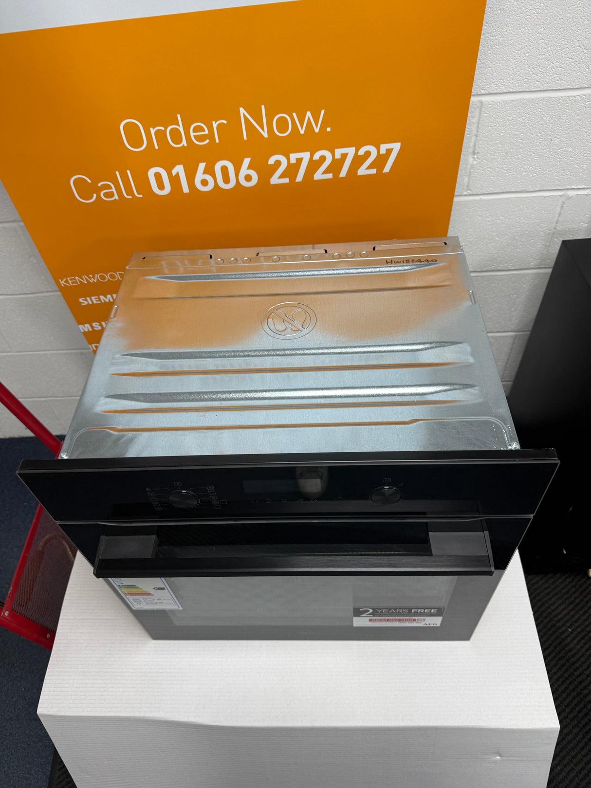 AEG 6000 Series OS6PB50AK (40) Built-in Electric Single Oven with Pyrolytic Self Cleaning in Black - A+ Rated - (Ex Display) - HW182440