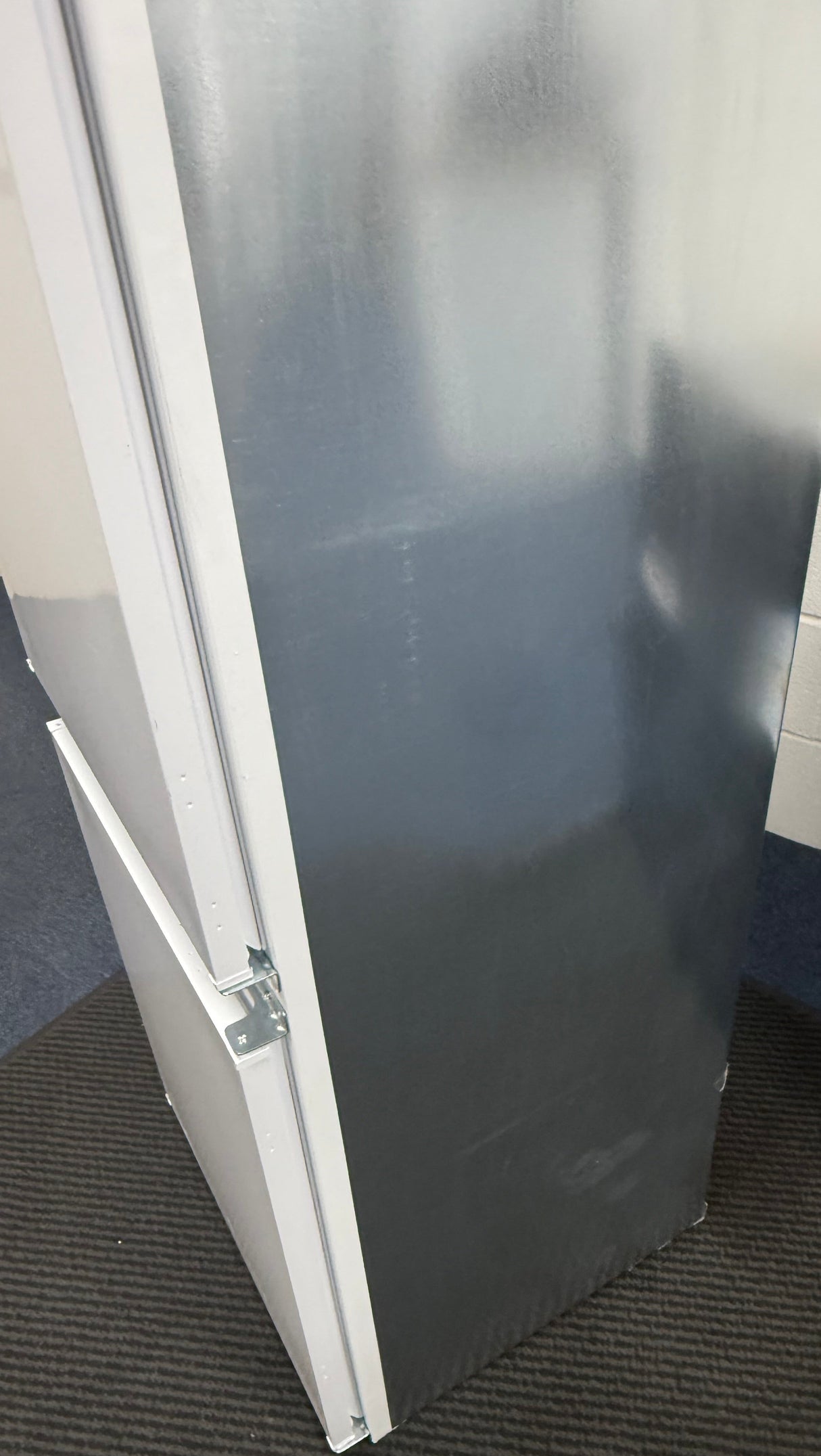 Hotpoint HTC18 T112 UK (98) 70/30 No Frost Integrated Fridge Freezer with Sliding Hinge - E Rated - (Blemished) - HW182598