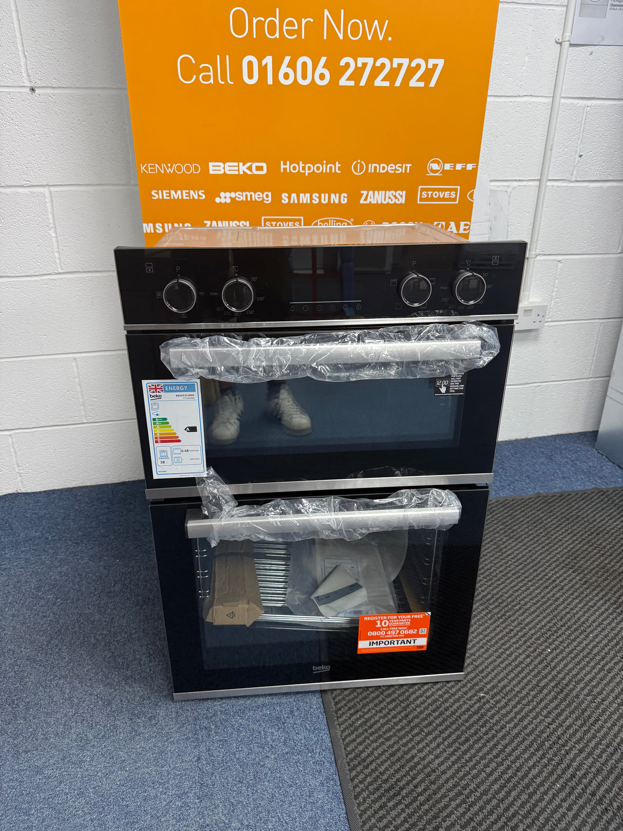 Beko BBXDF25300X Electric Double Built-in Oven in Black & Stainless Steel - A/A Rated - Ex display HW182604