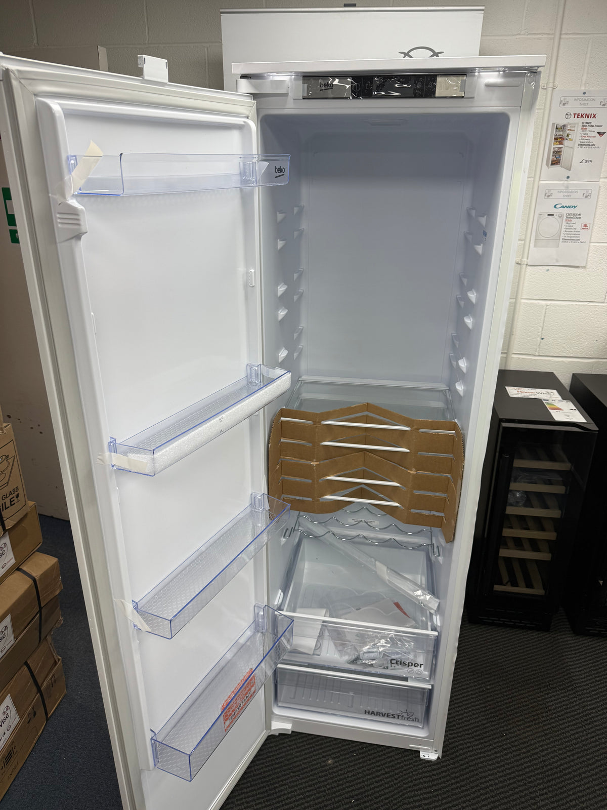 Beko BLSD4V577 (56) Built In HarvestFresh™ Tall Larder fridge 309 Litres - E Rated - (Ex Display) - HW182856
