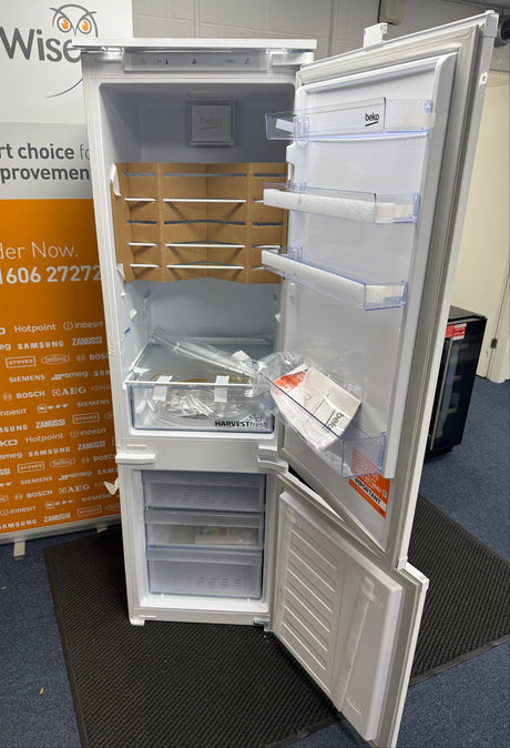 Beko BCFD4V73 (20) 70/30 Frost Free HarvestFresh™ Integrated Fridge Freezer with Sliding Hinge - E Rated - (Graded Dented) - HW182620