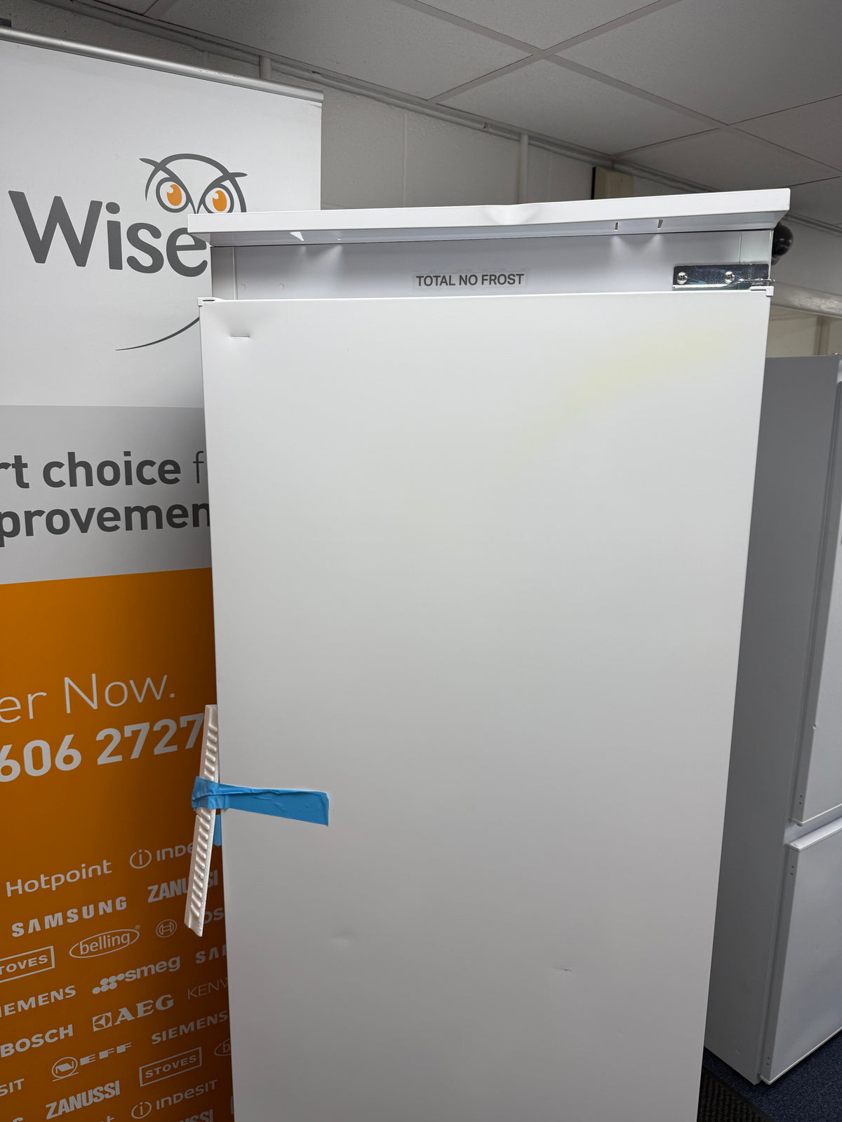 Hotpoint HTC18 T112 UK (53) 70/30 No Frost Integrated Fridge Freezer with Sliding Hinge - E Rated - (Blemished) - HW182753