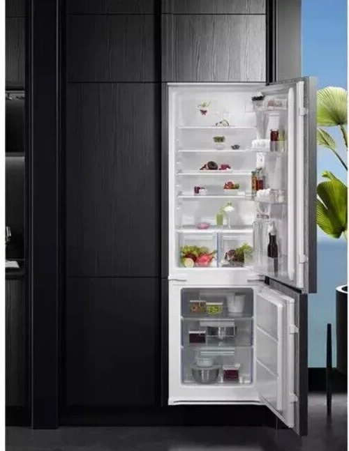 AEG OSC5S181ES 70/30 Integrated Fridge Freezer 2 Year Warranty NEW HW182693