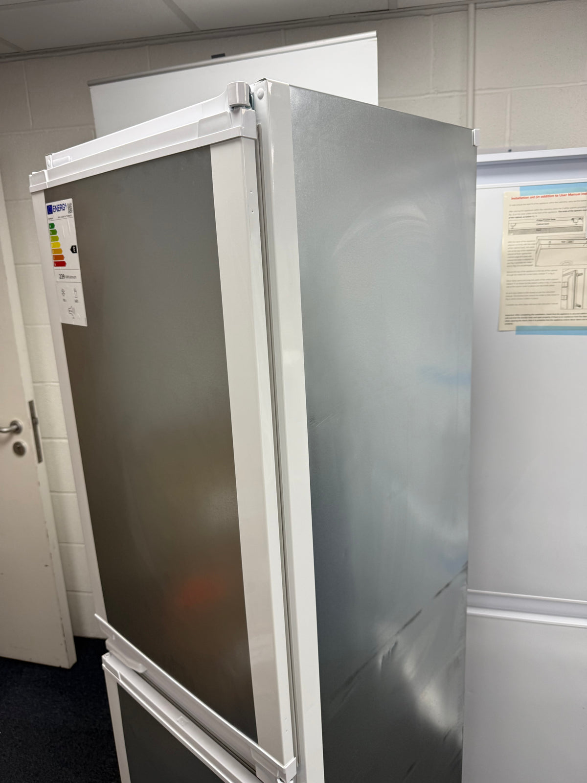 Hotpoint HPKS 1262B4UK 54cm 50/50 Integrated Built-in Fridge Freezer in White - E Rated - (Ex display ) - HW182757