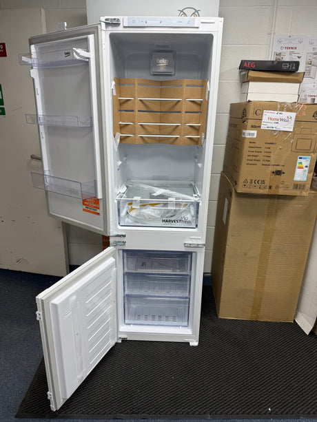 Beko BCFD4V73 (63) 70/30 Frost Free HarvestFresh™ Integrated Fridge Freezer with Sliding Hinge - E Rated - (Ex Display) - HW182163