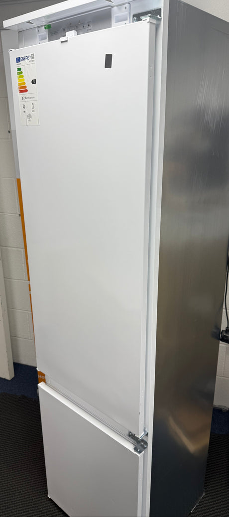 Hotpoint HTC20 T322 UK (31) 194cm Extra Tall 280L 70/30 Integrated No Frost Fridge Freezer - Sliding Door Hinge - E Rated - (Ex Display) - HW182431