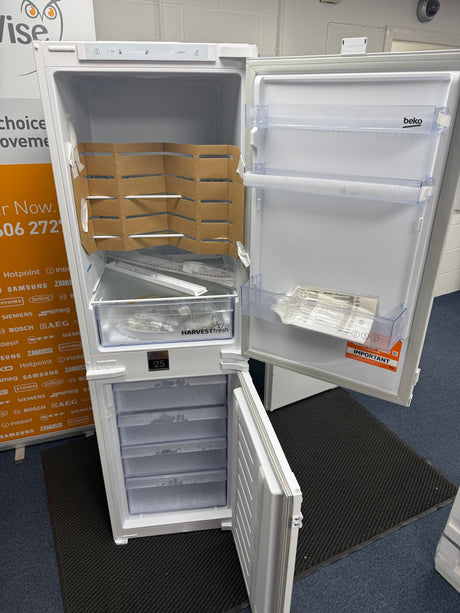 Beko BCFD4V50 (00) 50/50 Frost Free HarvestFresh™ Integrated Fridge Freezer with Sliding Hinge - E Rated - (Ex Display) - HW182600