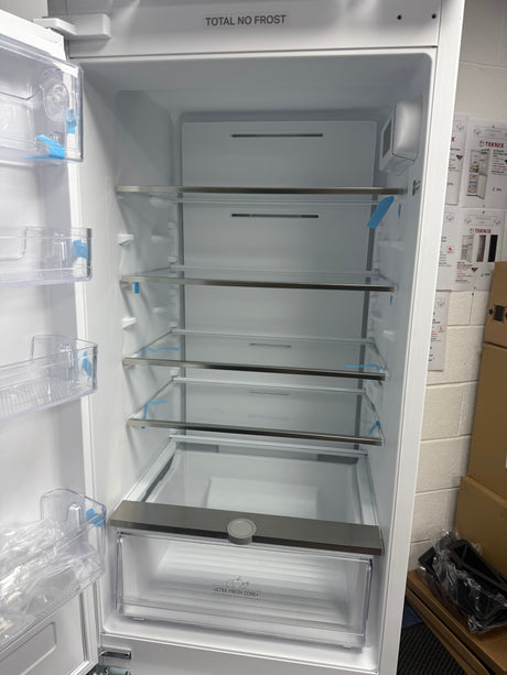 Hotpoint HTC18 T112 UK 70/30 (31) No Frost Integrated Fridge Freezer with Sliding Hinge - E Rated -GRADED BLEMISHED  HW181976