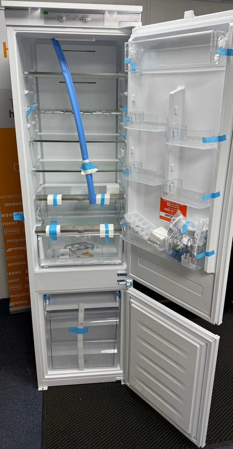 Hotpoint HTC20 T322 UK (63) 194cm Extra Tall 280L 70/30 Integrated No Frost Fridge Freezer - Sliding Door Hinge - E Rated - (Ex Display) - HW182863