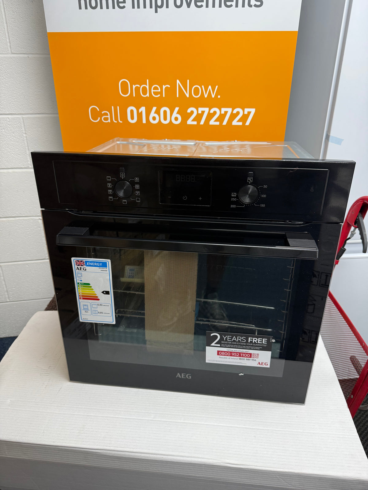AEG BEX335011B (07) 3000 Series Surround Cook Built-in Electric Single (blemished) HW182707