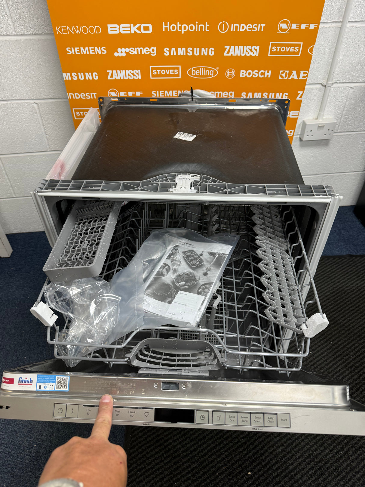 Neff N30 S153HTX02G (72) Wi-Fi Enabled Full Size Integrated Dishwasher - (Blemished ) - HW182672