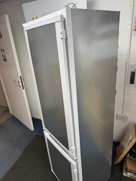 Beko BCFD473 (22) 70/30 Frost Free  Integrated Fridge Freezer with Sliding Hinge - E Rated - (Ex Display) - HW182322