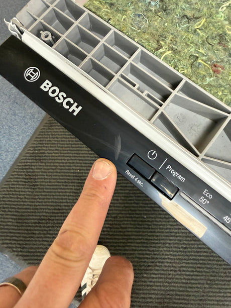 Bosch Series 2 SMV2HTX02G (68) 60cm Fully Integrated Dishwasher with Wi-Fi Enabled Home Connect - D Rated - (Graded Blemished) - HW182068