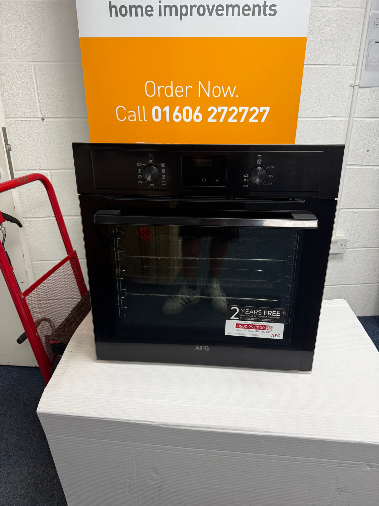 AEG BEX335011B (17) 3000 Series Surround Cook Built-in Electric Single oven (BLEMISHED) HW182617