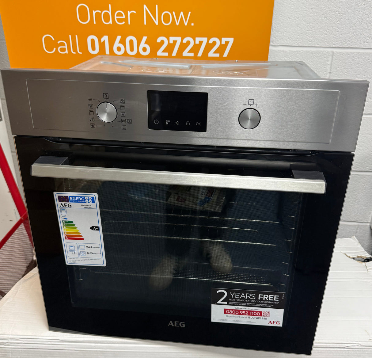 AEG BEX535A61M (32) 3000 Built-in Electric Single Oven with AirFry and Aqua Clean in Stainless Steel - A+ Rated - (Blemished) - HW182532