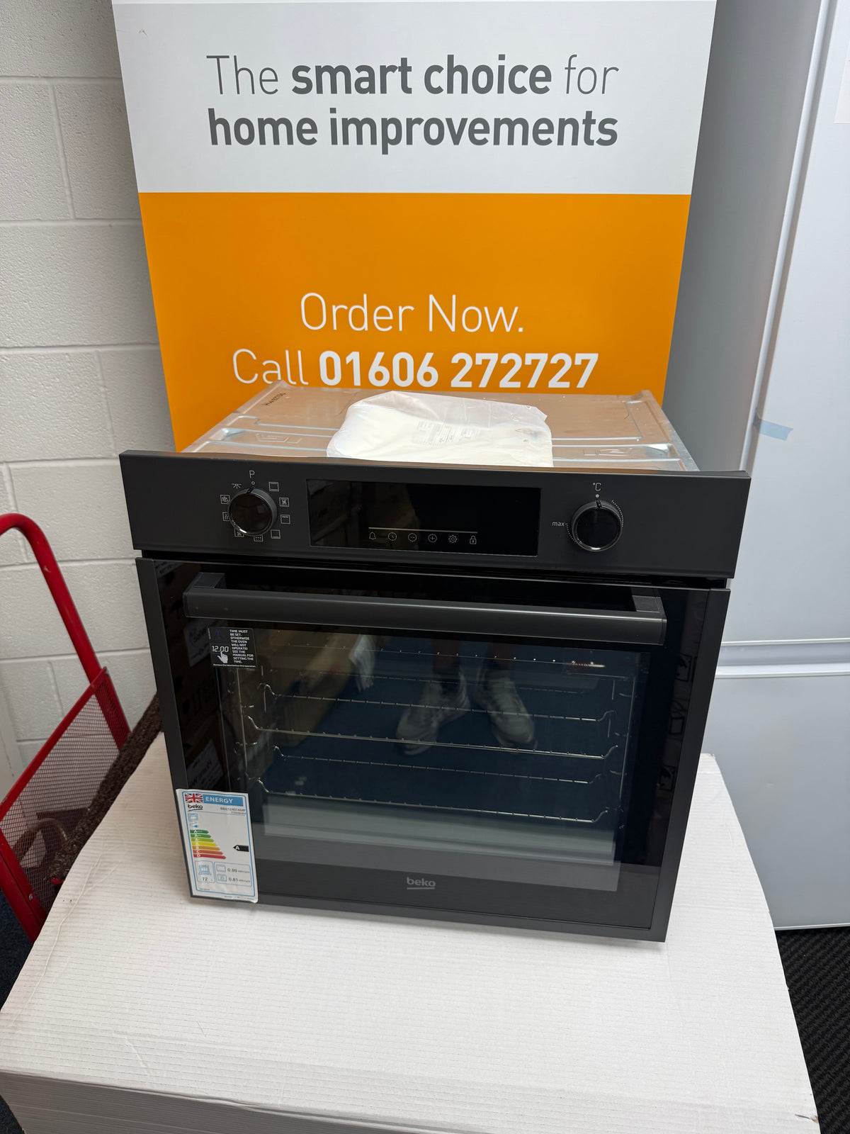 Beko BBIE12401AMP Built In Electric Single Oven with Pyrolytic Self Cleaning in Anthracite HW182734