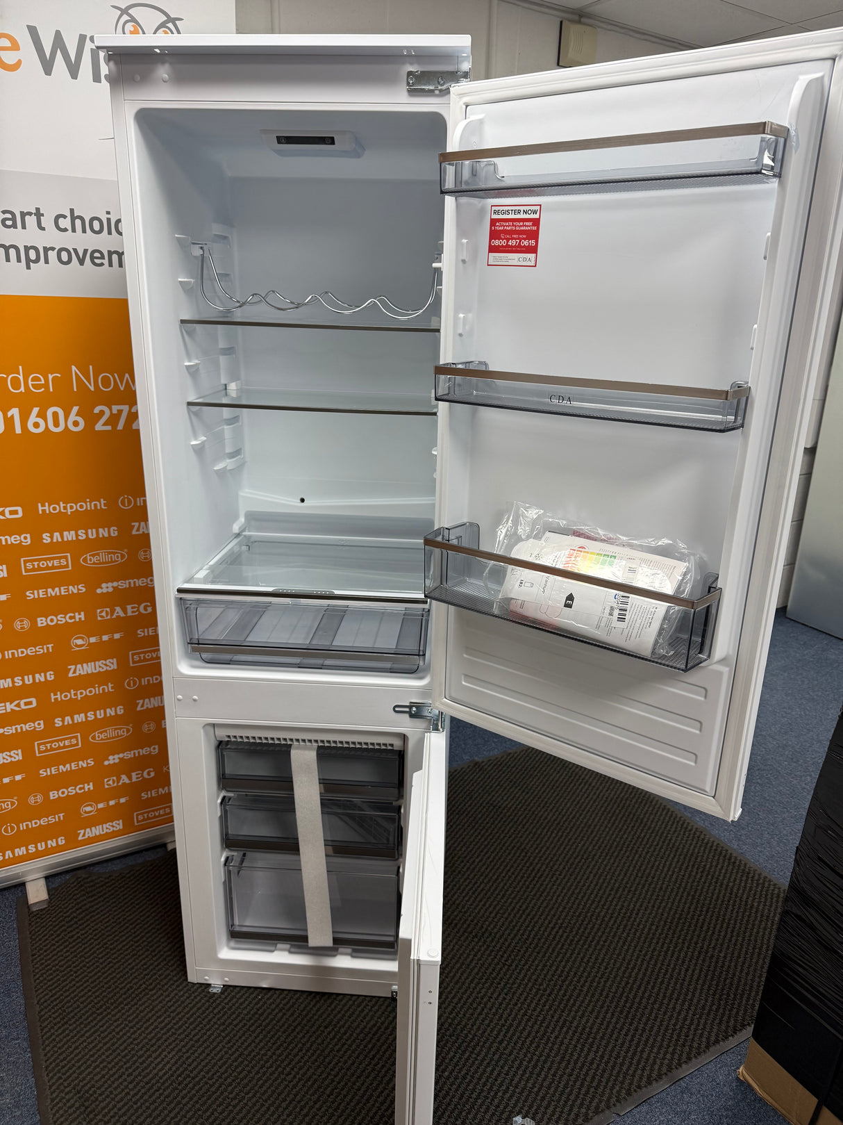 CDA FW727 (19) 70/30 Integrated Frost Free Fridge Freezer - E Rated - (Ex Display) - HW182719
