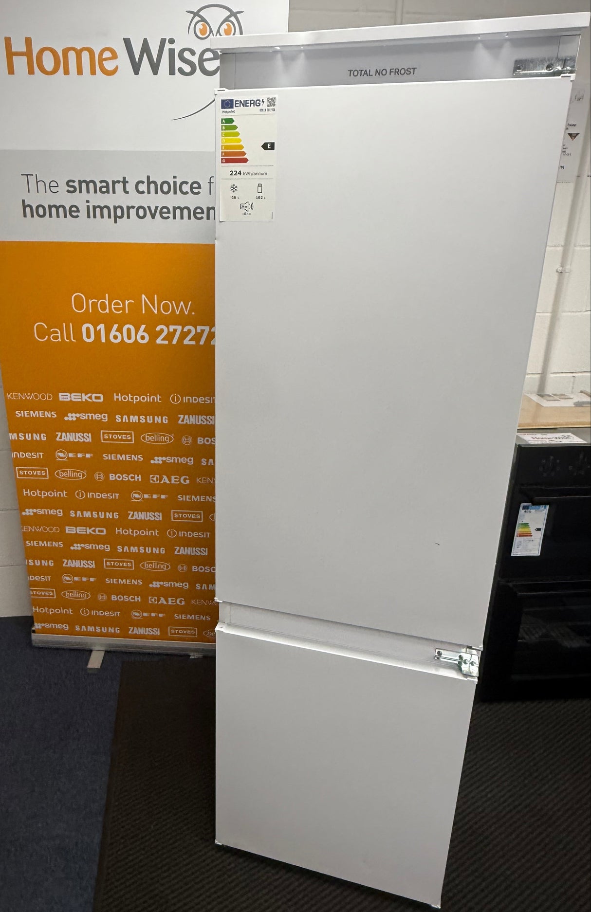 Hotpoint HTC18 T112 UK (98) 70/30 No Frost Integrated Fridge Freezer with Sliding Hinge - E Rated - (Blemished) - HW182598