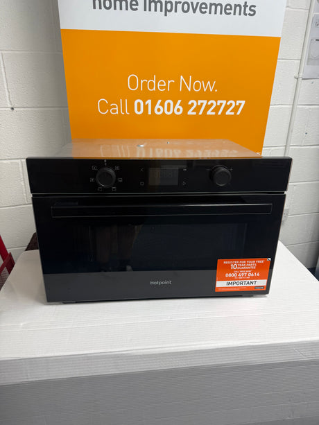 Hotpoint HPD 254CR BUK (54) 1000W 31 Litre Built-in Microwave and Grill in Black - (Ex Display) - HW182554