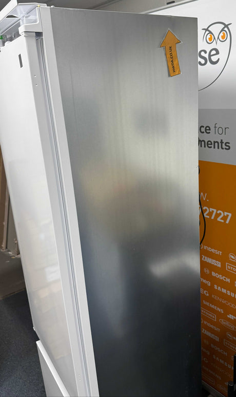 Hotpoint HTC20 T322 UK (63) 194cm Extra Tall 280L 70/30 Integrated No Frost Fridge Freezer - Sliding Door Hinge - E Rated - (Ex Display) - HW182863